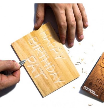 Картичка от дърво