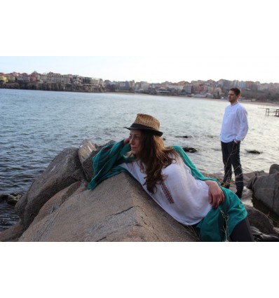 Дамска блуза с автентична шевица