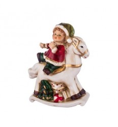 Дете на конче